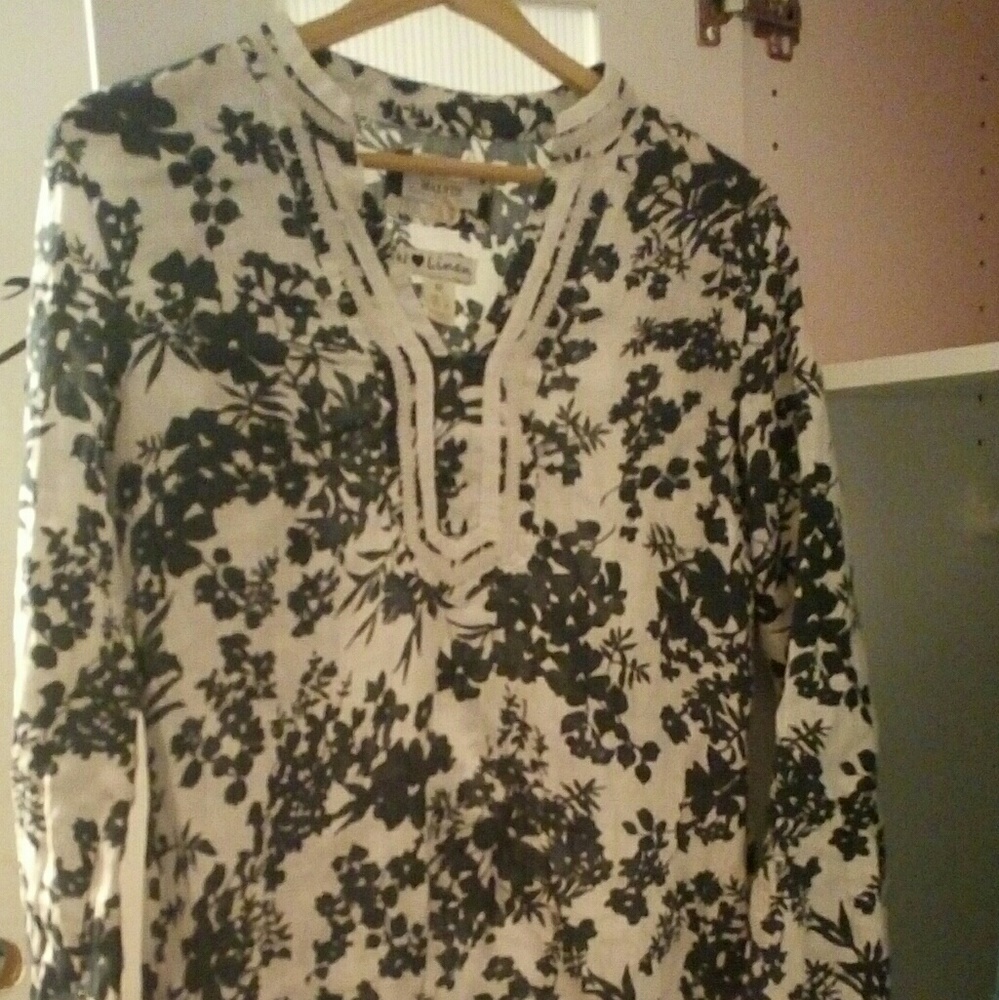 White linen tunic w/Charcoal grey flowers